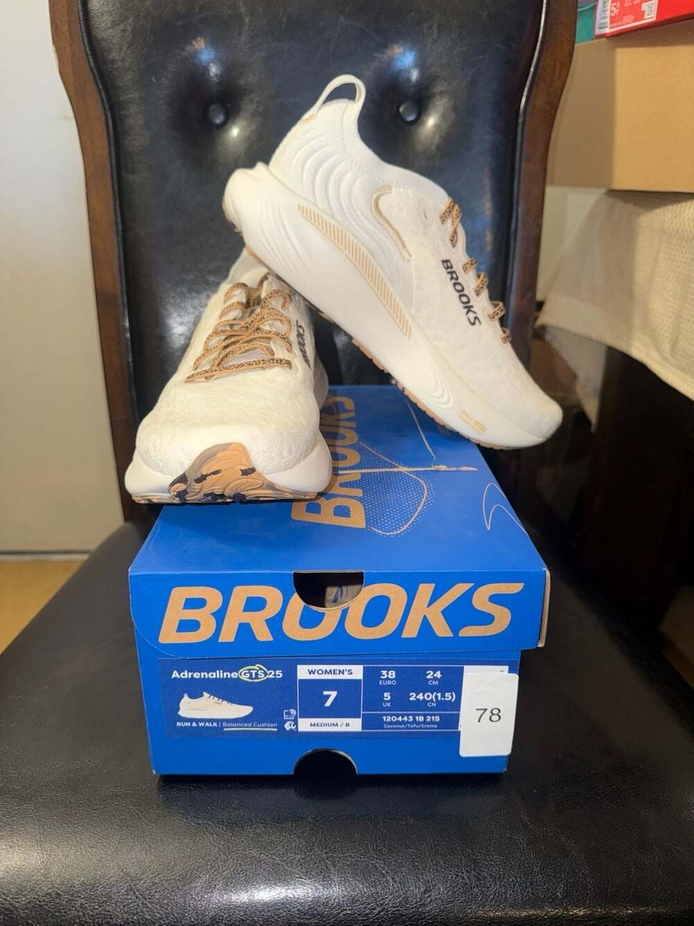 Brooks Adrenaline GTS 25 Women's Running Shoes - Coconut/Tofu/Creme